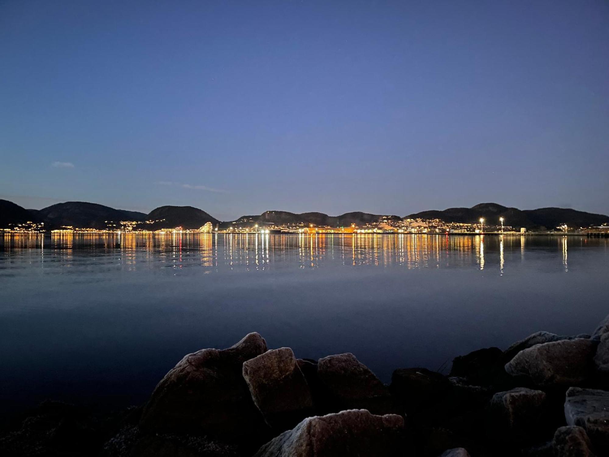 Apartamento Stille Og Landlig, Men Sentrumsnaer Leilighet Namsos Exterior foto